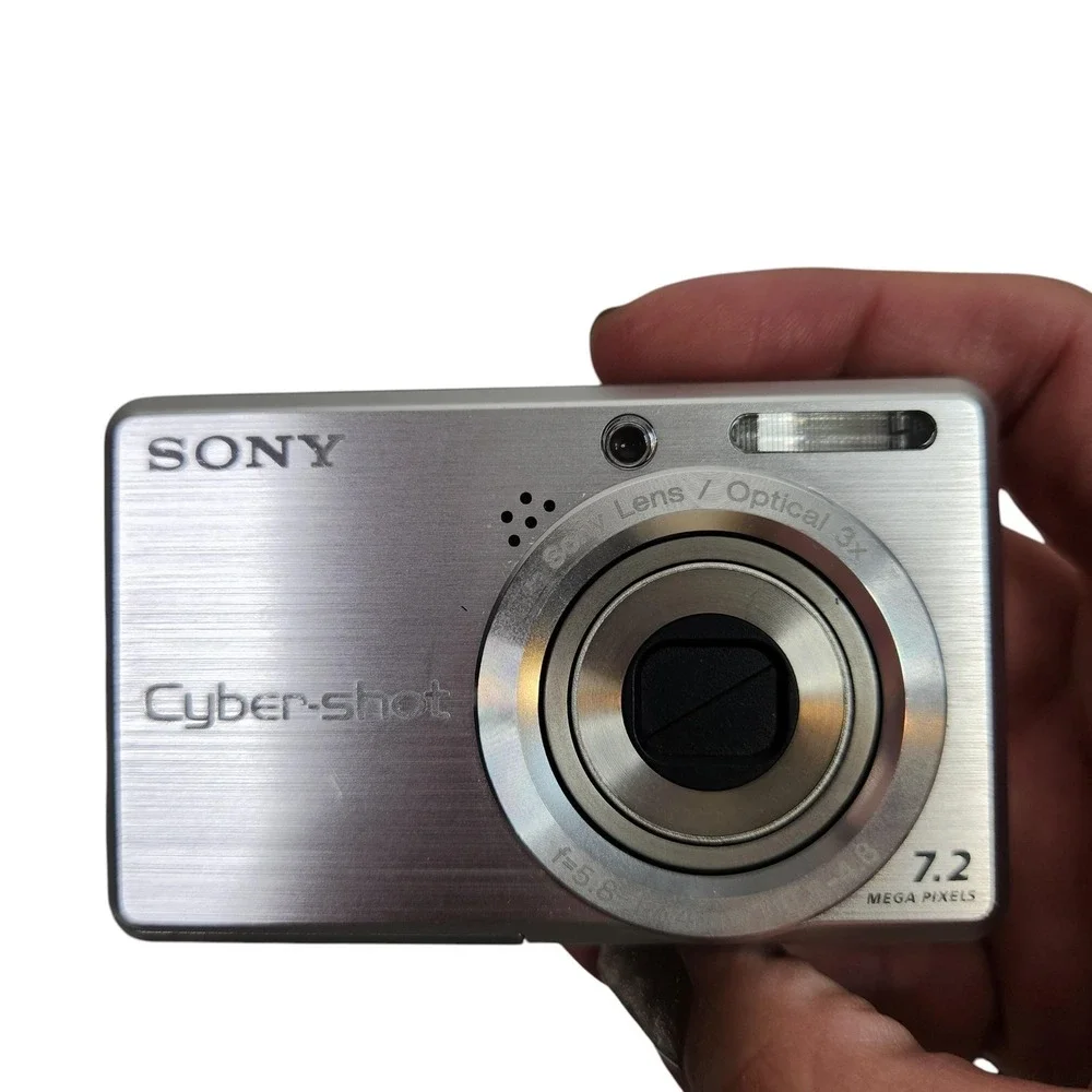 Sony Cyber-shot DSC-S750 7.2MP Digital Camera Silver 3X Zoom 2.5